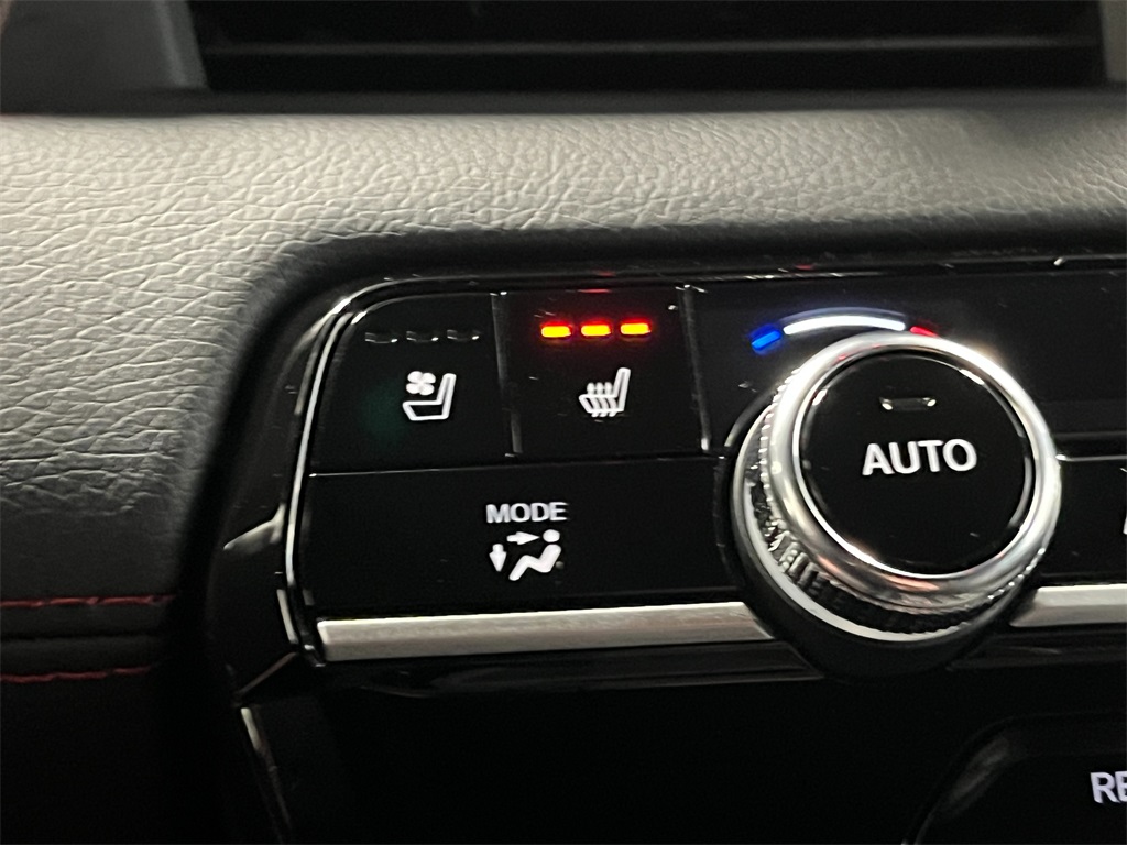 2025 Honda Pilot Black Edition photo 19