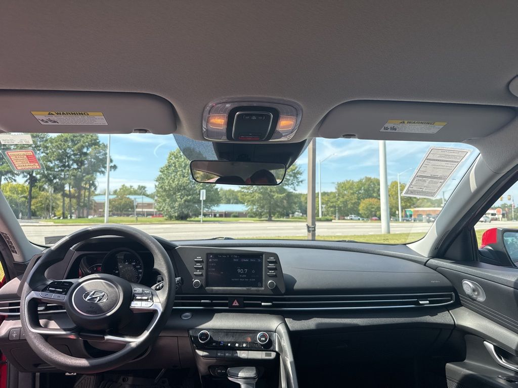 2023 Hyundai Elantra SEL photo 20