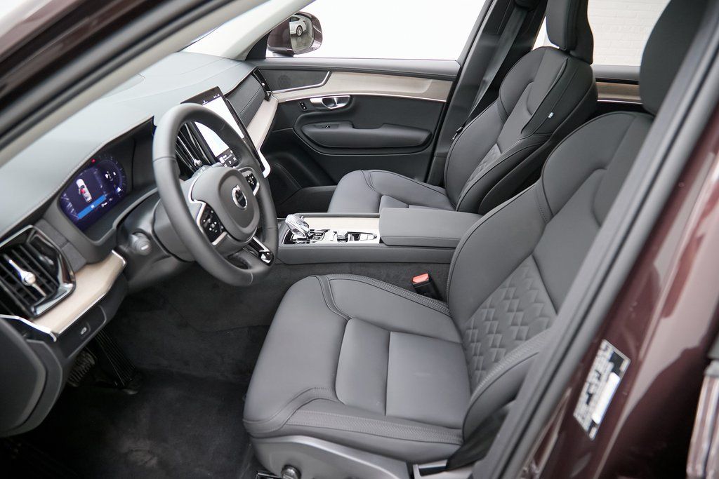 2025 VOLVO XC90 - Image 16