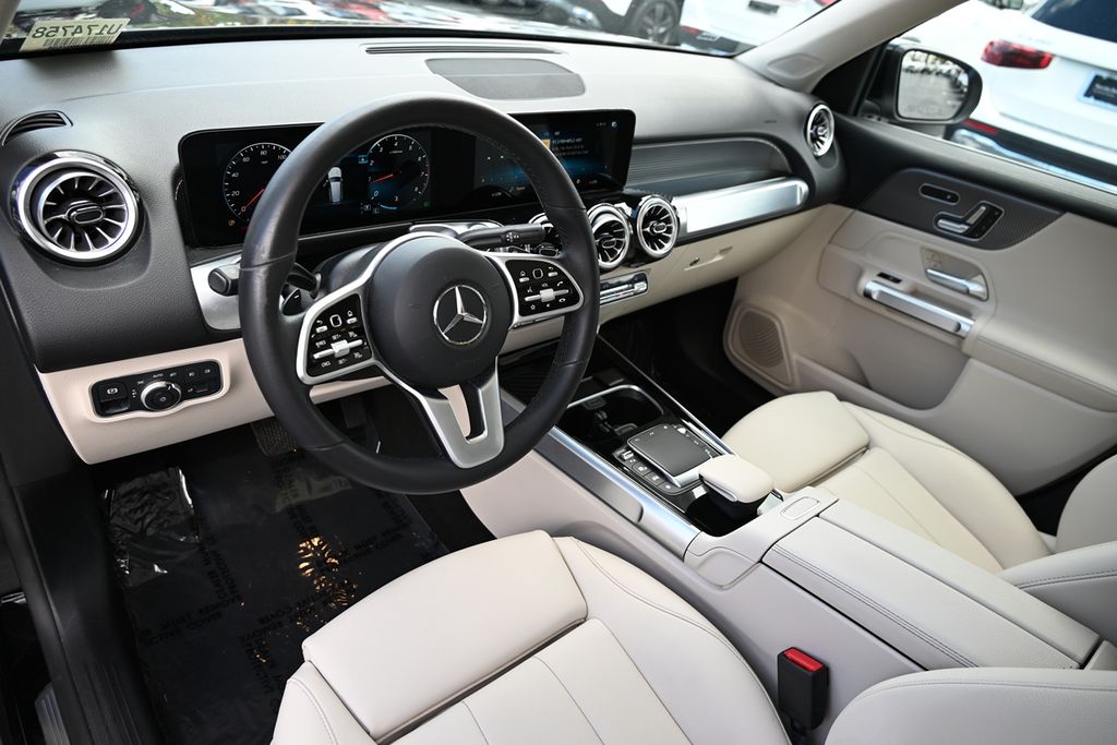 2022 Mercedes Benz GLB 250 photo 16