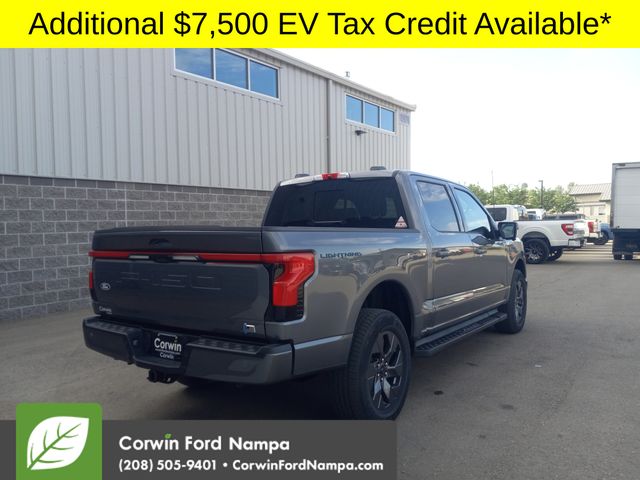 2025 Ford F-150 Lightning Lariat photo 3