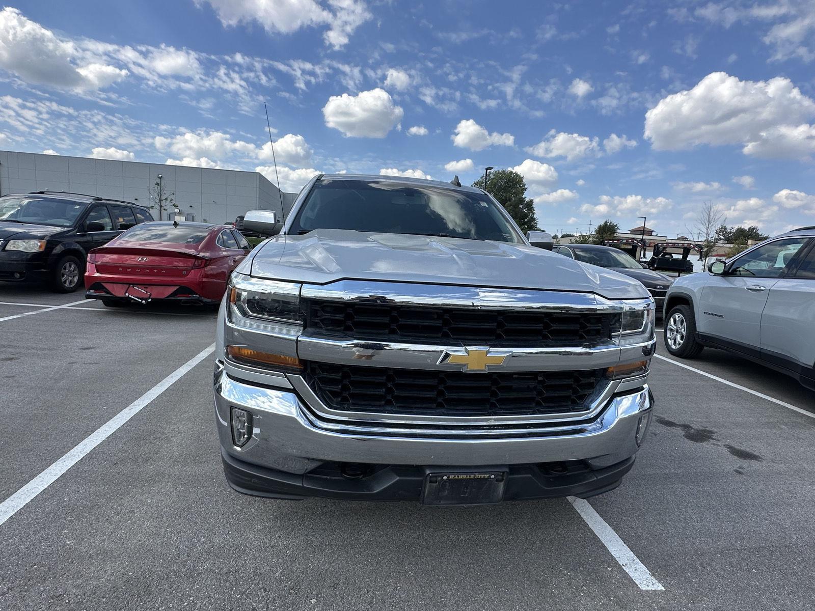 2018 Chevrolet Silverado 1500 LT photo 5