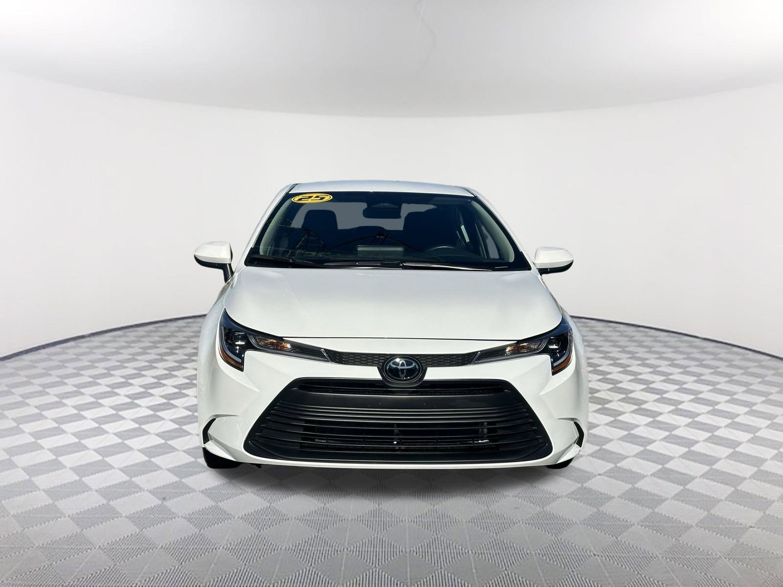 2025 Toyota Corolla LE photo 2