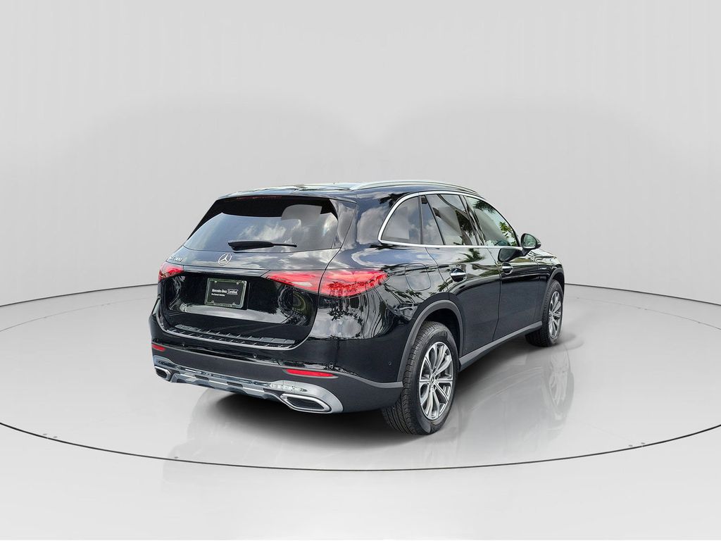 2025 Mercedes Benz GLC 300 photo 6