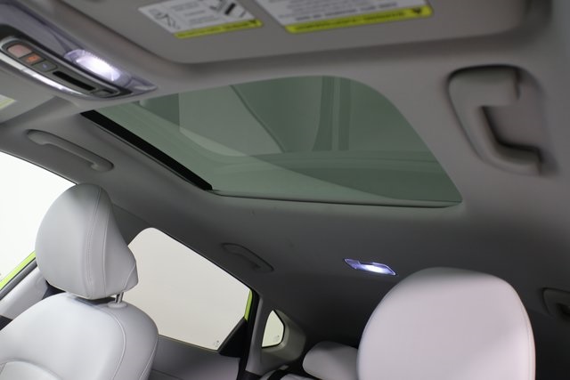 2024 Hyundai Kona Limited photo 18