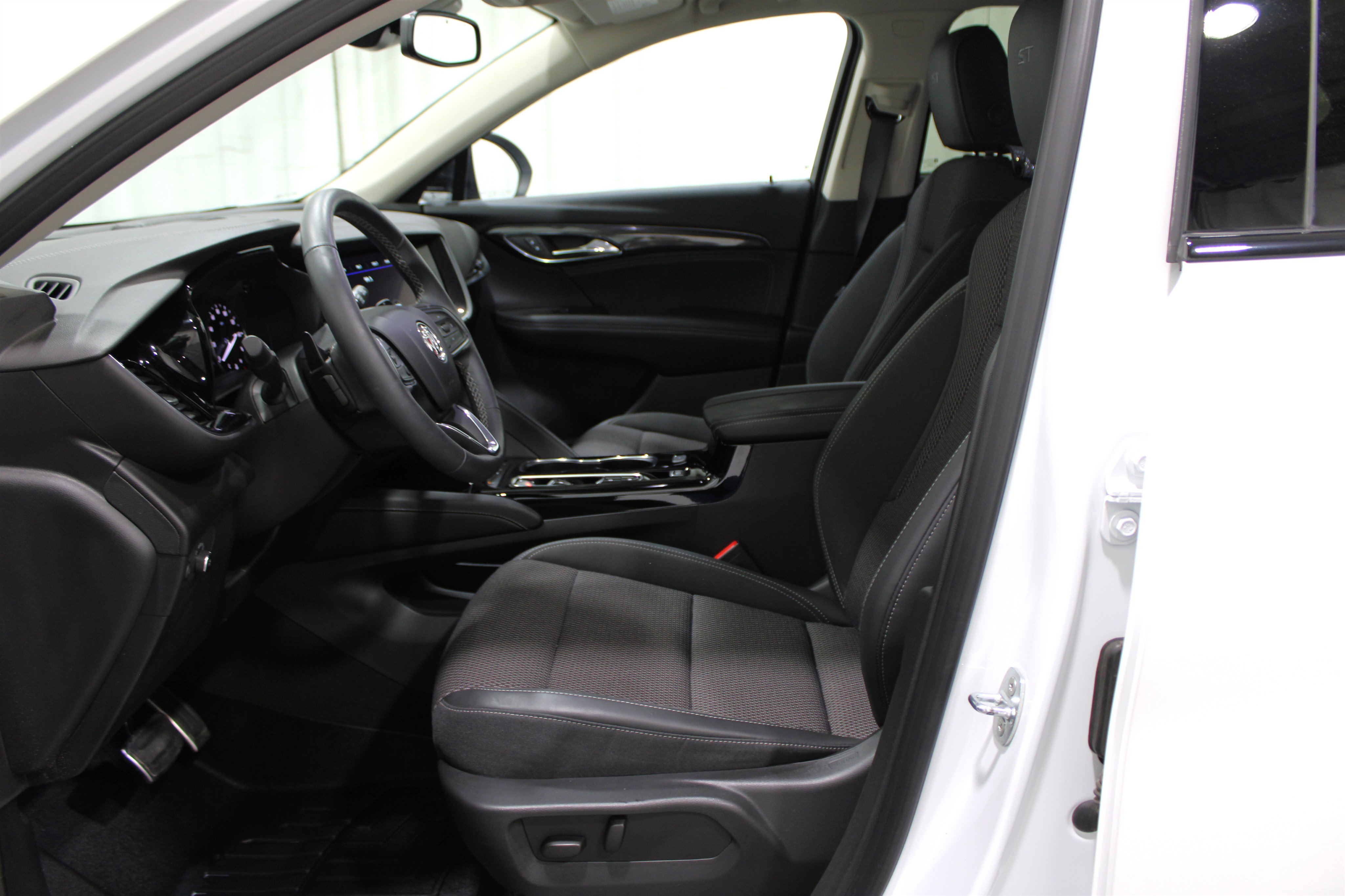 2023 Buick Envision Preferred photo 3