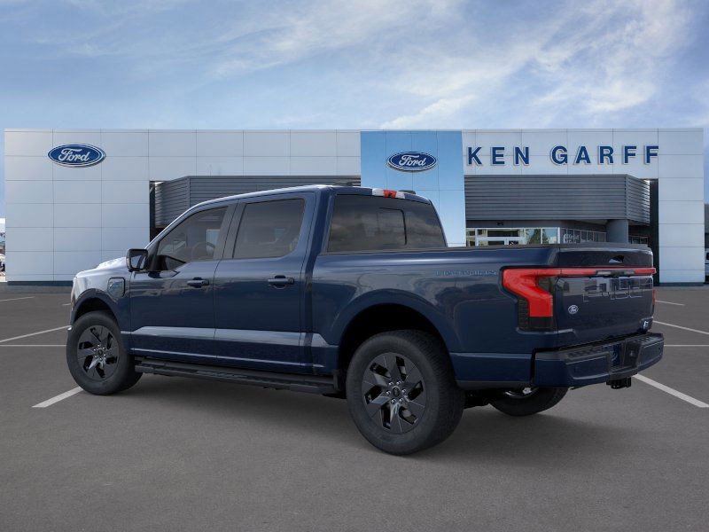 2025 Ford F-150 Lightning Lariat photo 3