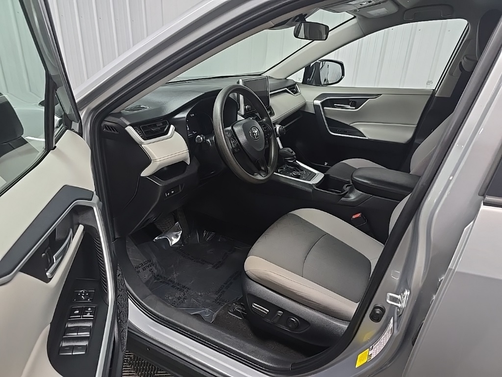 2024 Toyota RAV4 Hybrid XLE photo 26