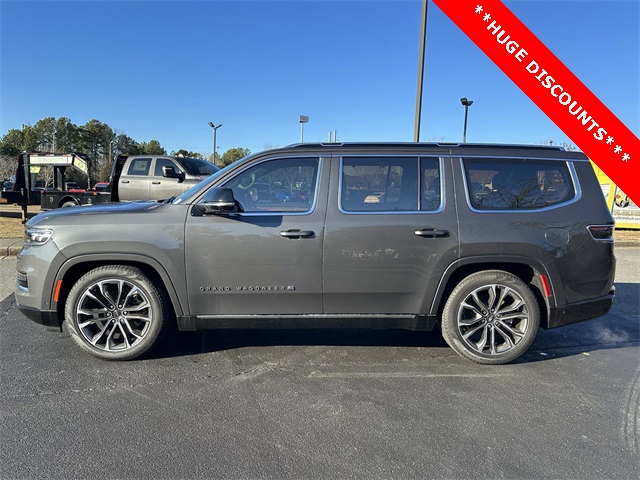 2023 Jeep Grand Wagoneer III photo 8