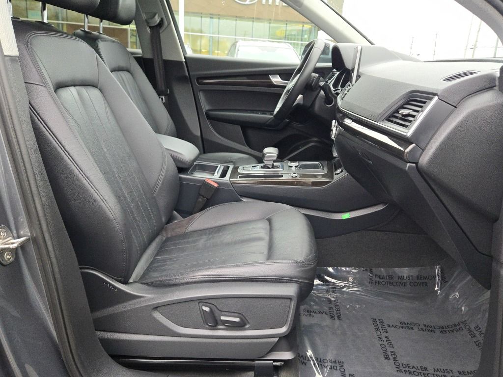 2018 Audi Q5 2.0T Premium Plus photo 2