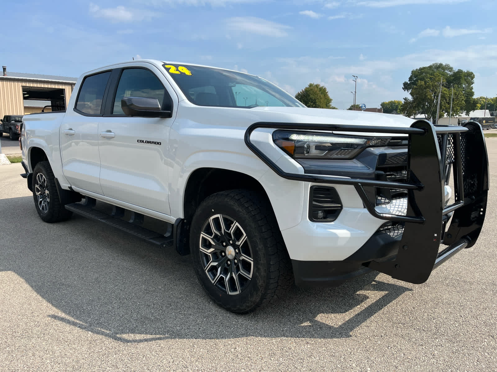 2024 Chevrolet Colorado LT photo 3