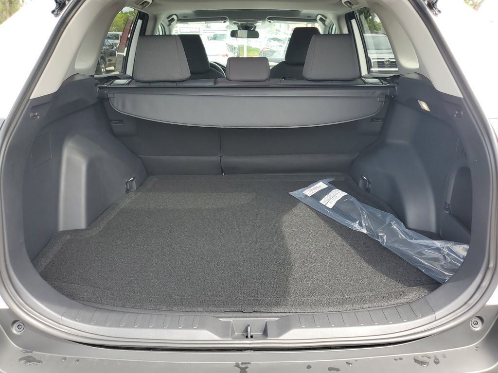 2025 Toyota RAV4 Hybrid XLE photo 16