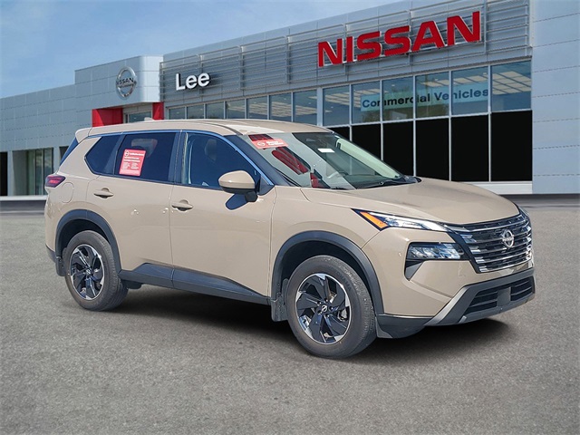 2024 Nissan Rogue SV's photo