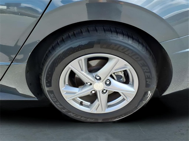 2023 Hyundai Sonata SE photo 4