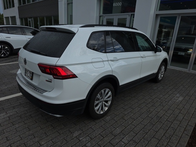 2018 Volkswagen Tiguan S photo 2