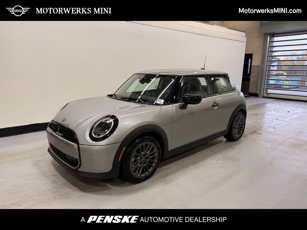 2025 MINI Hardtop 2 Door Base's photo