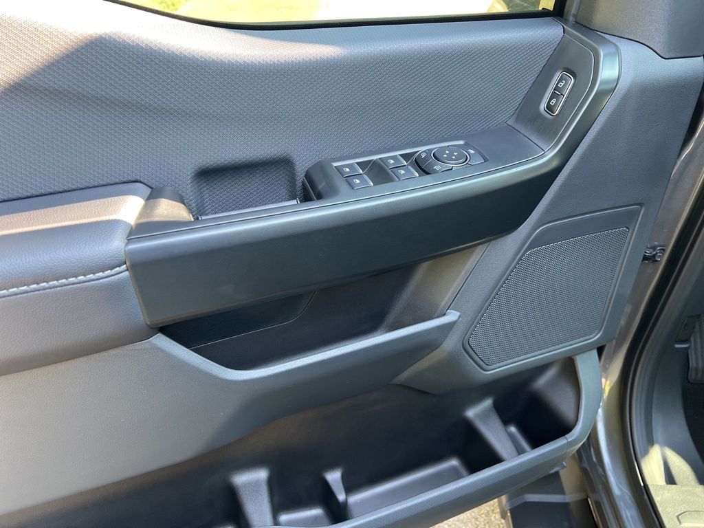 2025 Ford F-150 STX photo 10