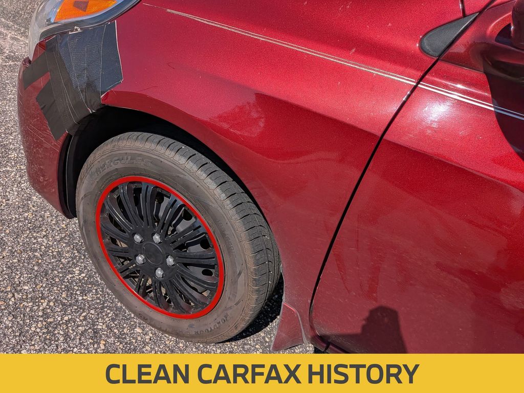 2016 Nissan Versa 1.6 SV photo 4