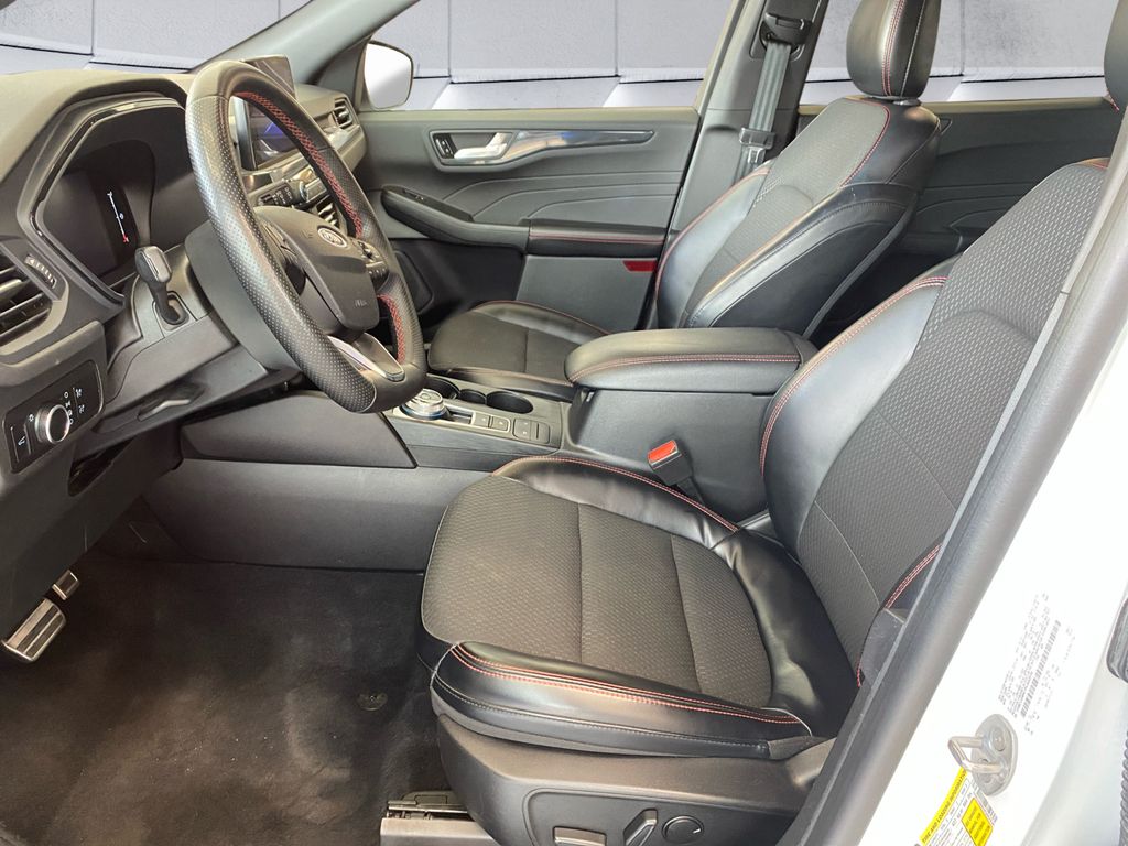 2023 Ford Escape ST-Line photo 7