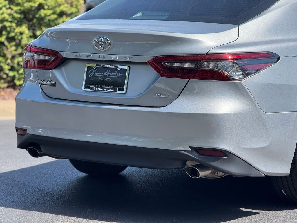 2023 Toyota Camry XLE V6 photo 10