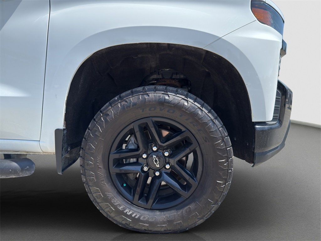 Used 2020 Chevrolet Silverado 1500 Custom Trail Boss with VIN 1GCPYCEF1LZ282445 for sale in Kansas City