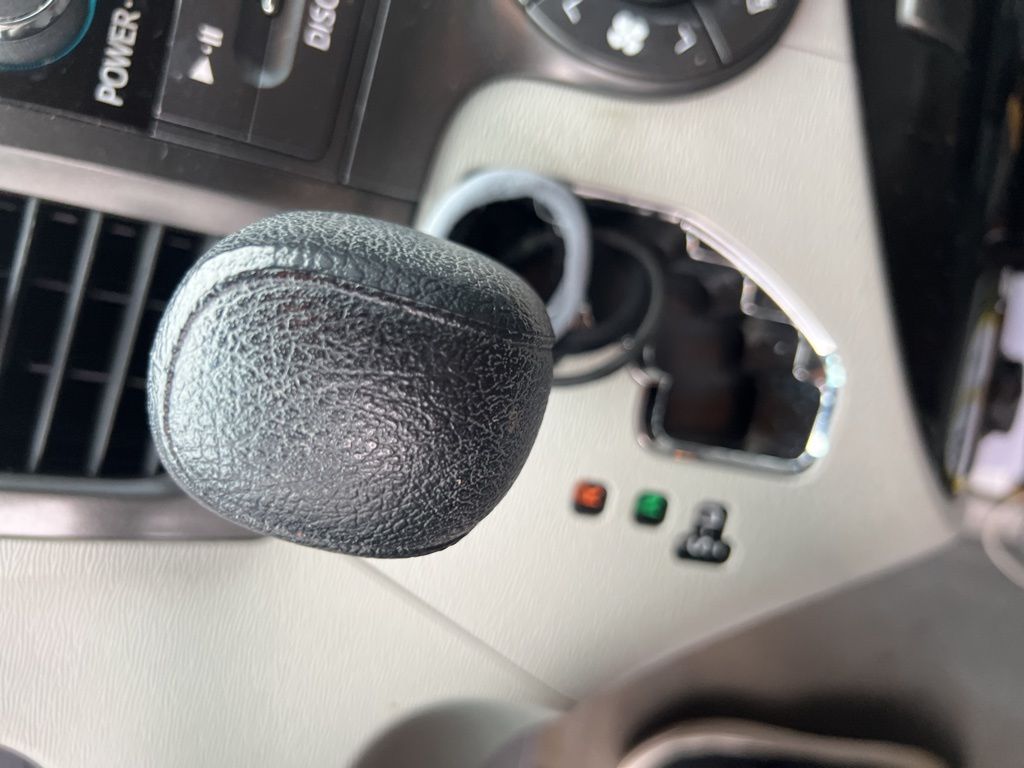 2014 Toyota Sienna LE photo 14