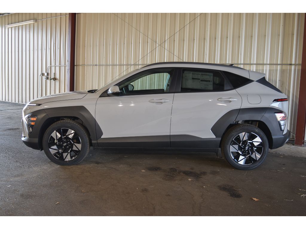 2025 Hyundai Kona SEL photo 2
