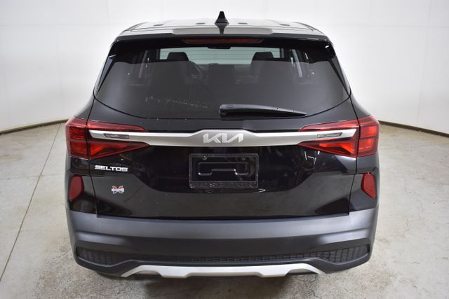 2023 Kia Seltos LX photo 3