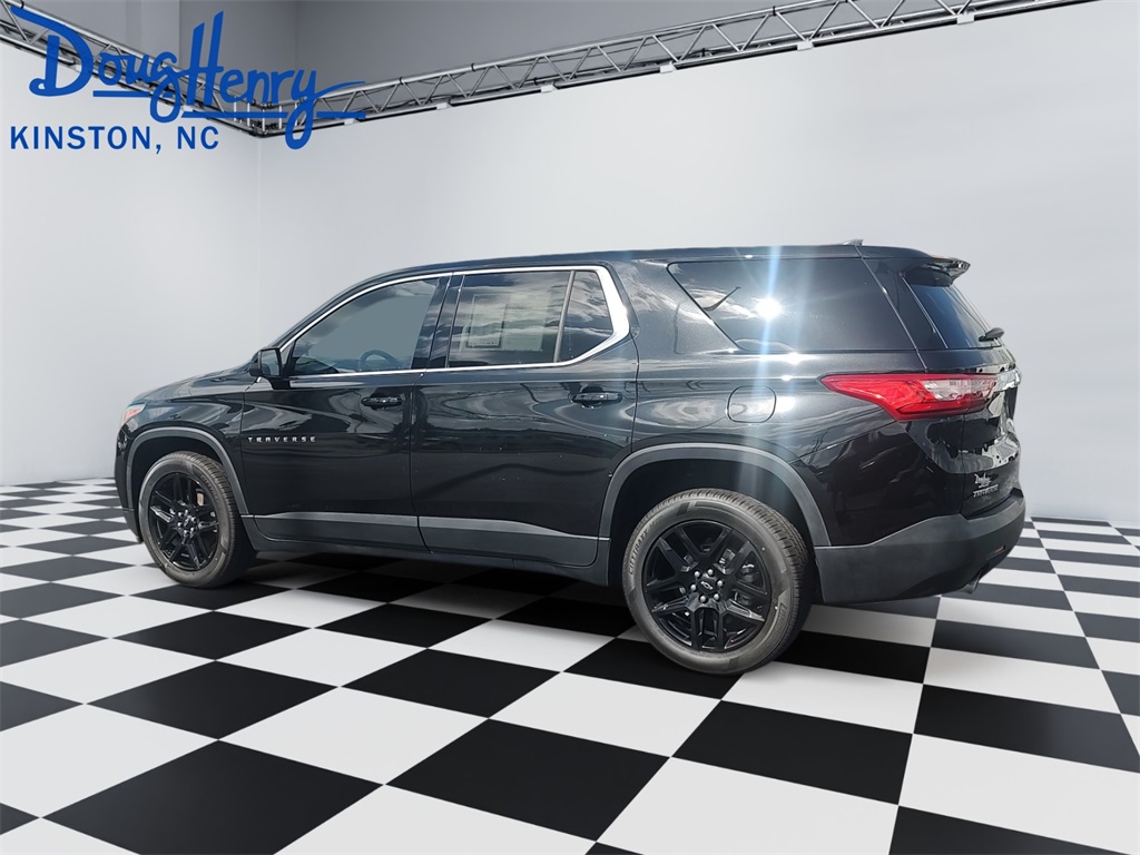 2021 Chevrolet Traverse LS photo 3