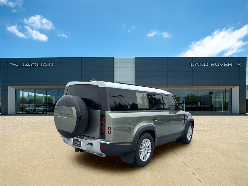 2025 Land Rover Defender 130 S photo 4