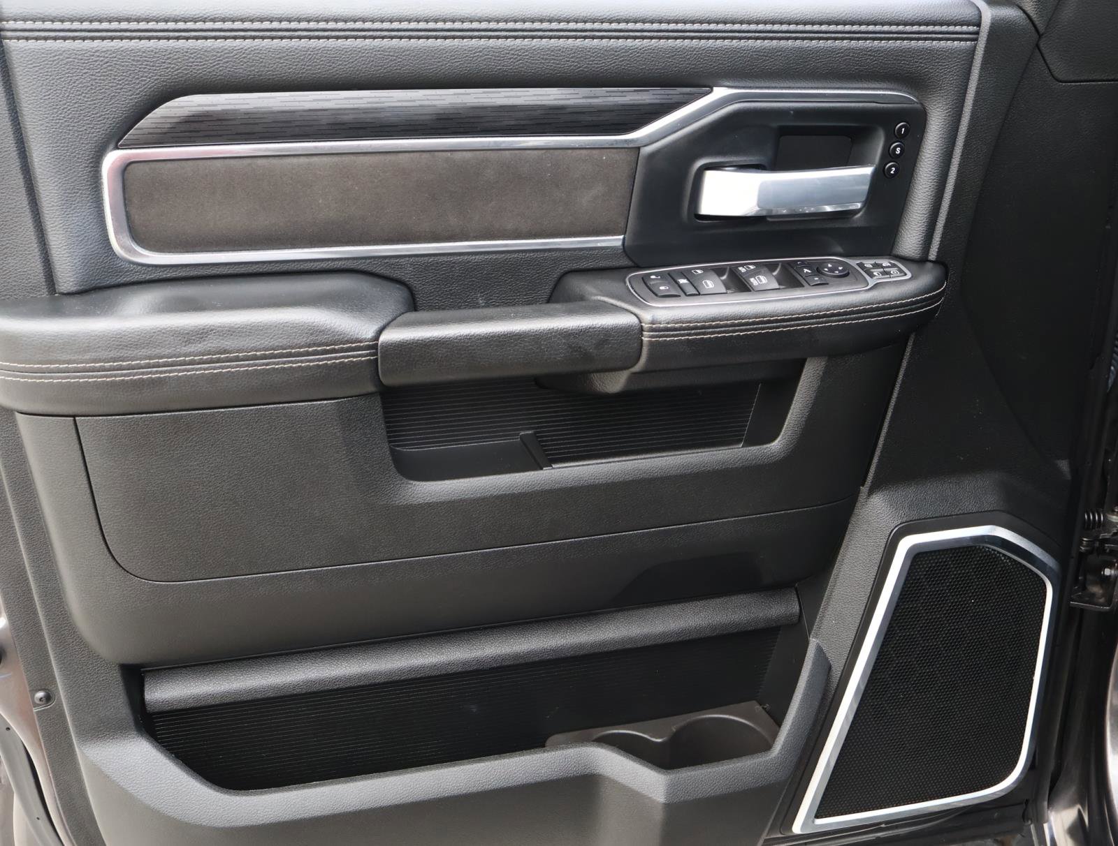 2024 Ram 2500 Laramie photo 15