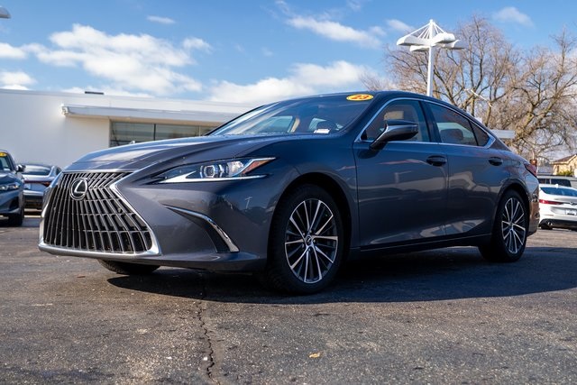 2023 Lexus ES 350's photo
