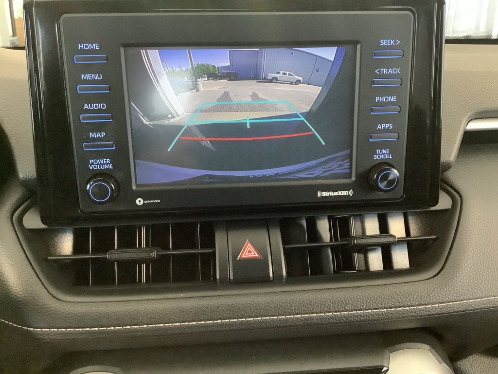2020 Toyota RAV4 XLE photo 18