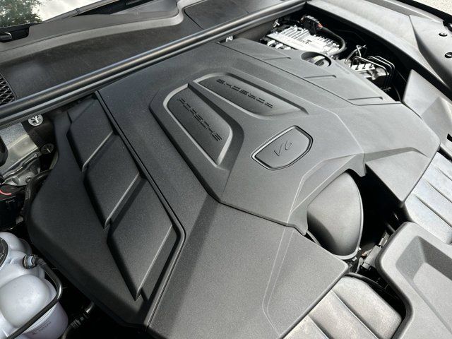 2024 Porsche Cayenne Coupe Base photo 19