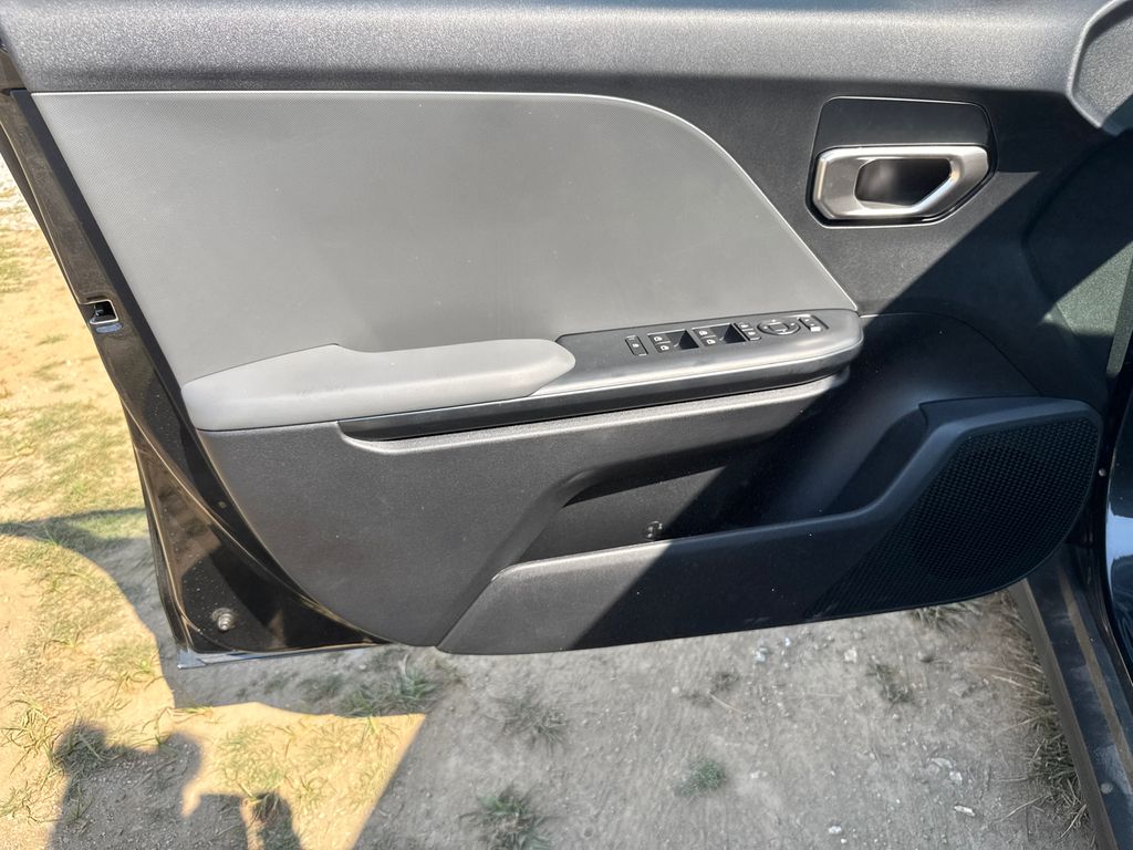 2025 Kia K4 LXS photo 11