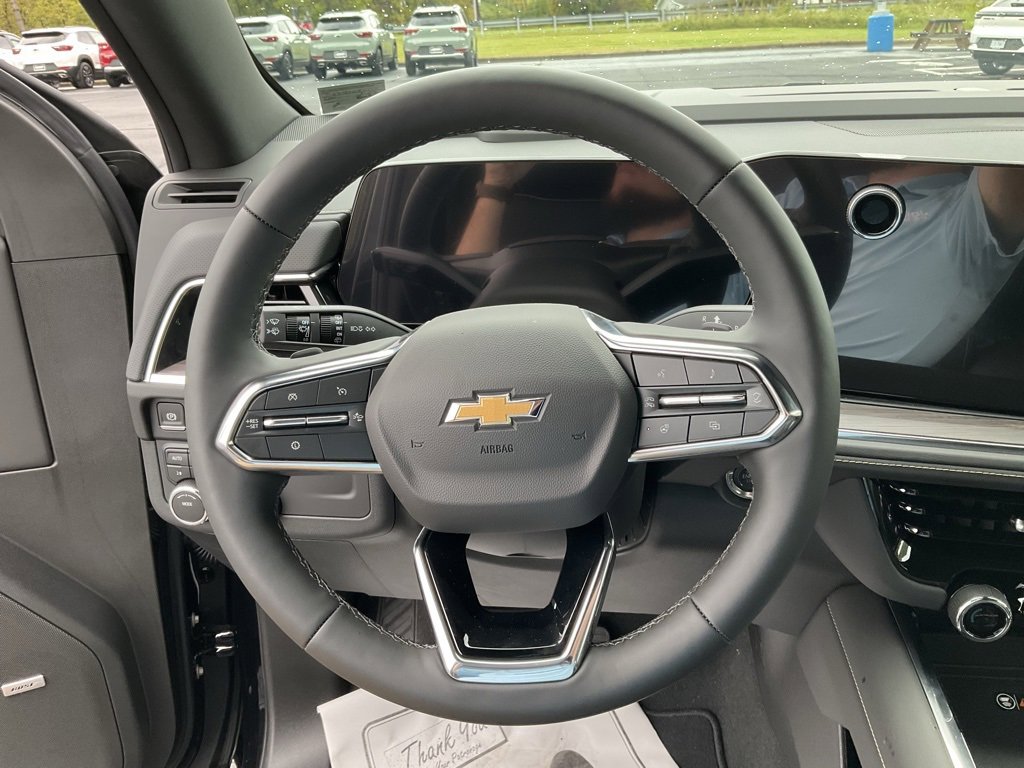 2025 Chevrolet Tahoe Premier photo 2