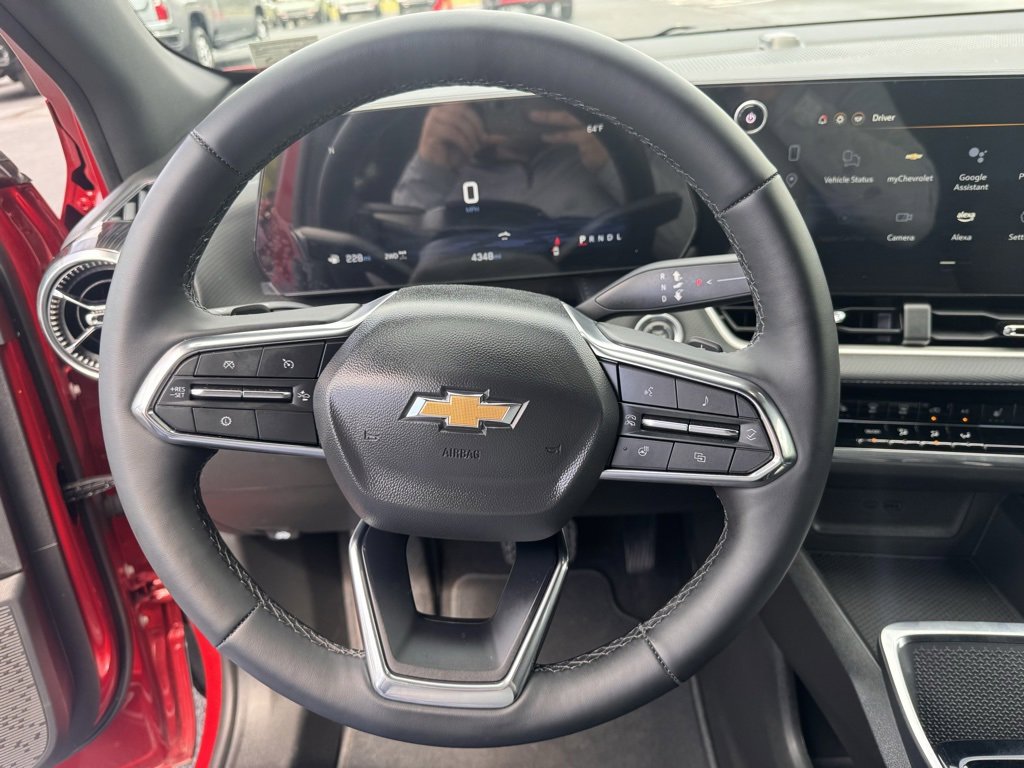 2025 Chevrolet Equinox LT photo 3