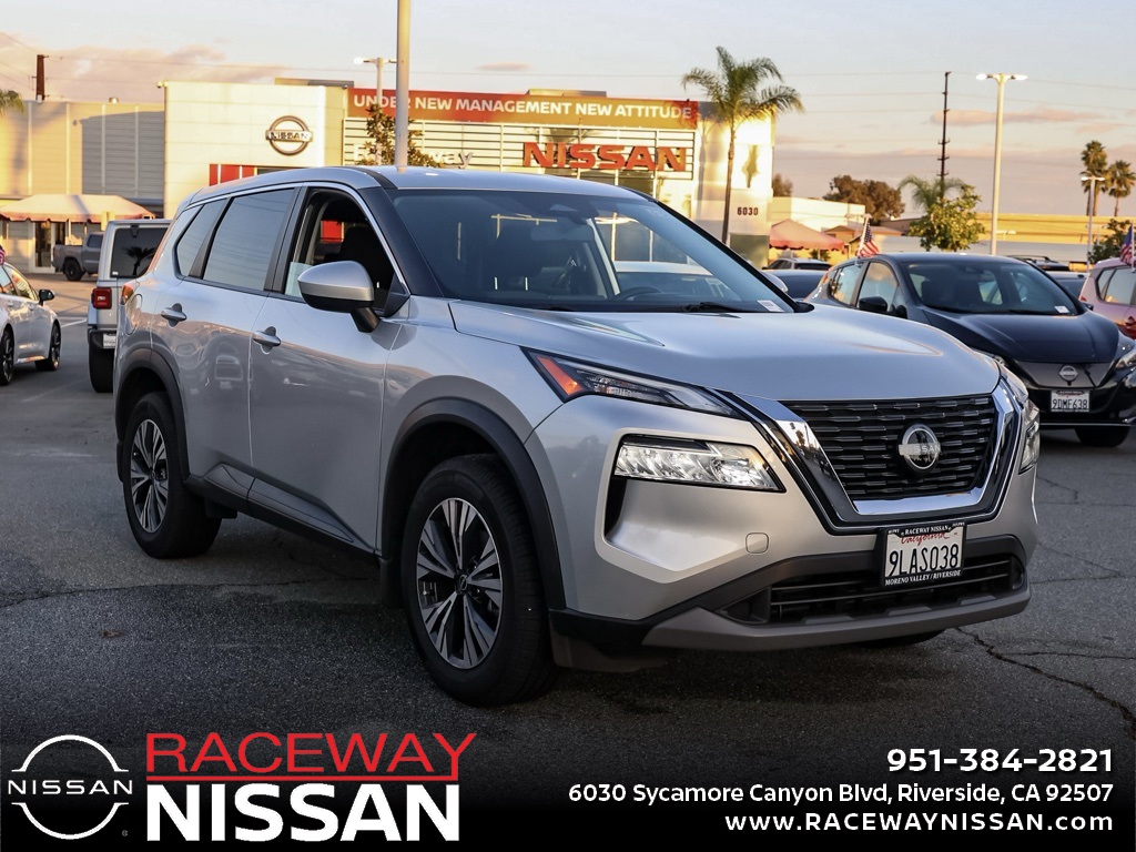 2023 Nissan Rogue SV's photo