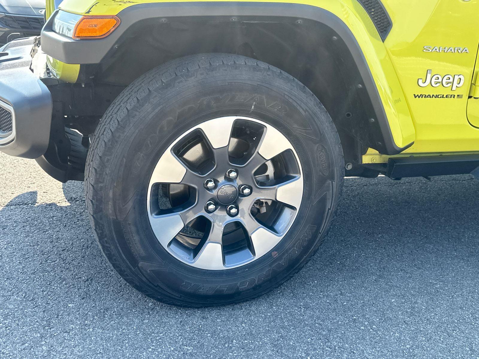 2023 Jeep Wrangler Sahara photo 7