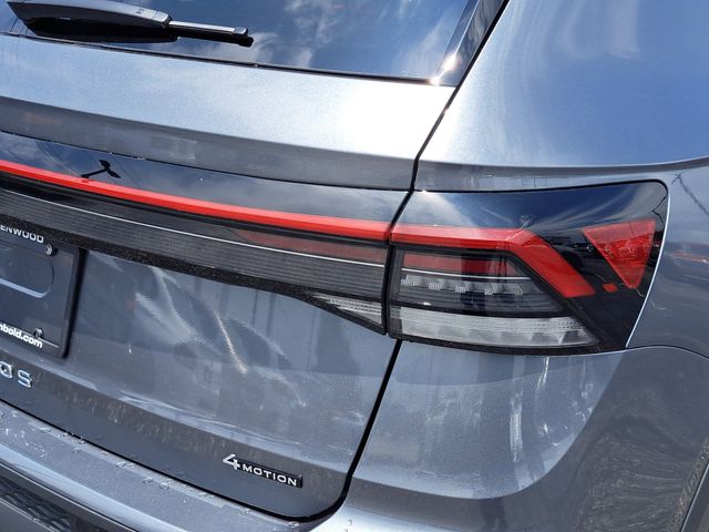 2025 Volkswagen Taos SE photo 5