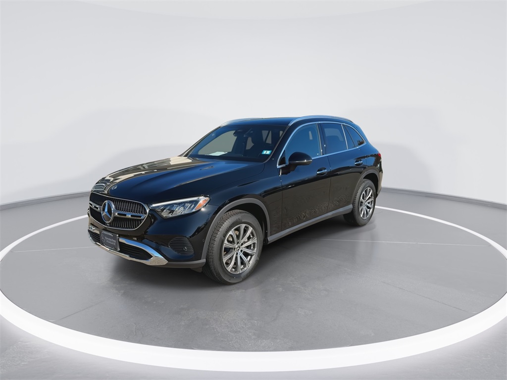 2025 Mercedes Benz GLC 300 4MATIC photo 4