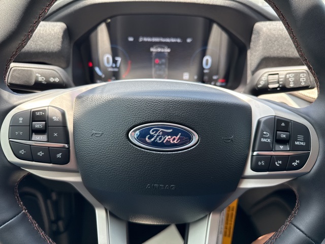 2025 Ford Explorer photo 30