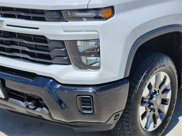 2024 Chevrolet Silverado 2500HD Custom photo 8