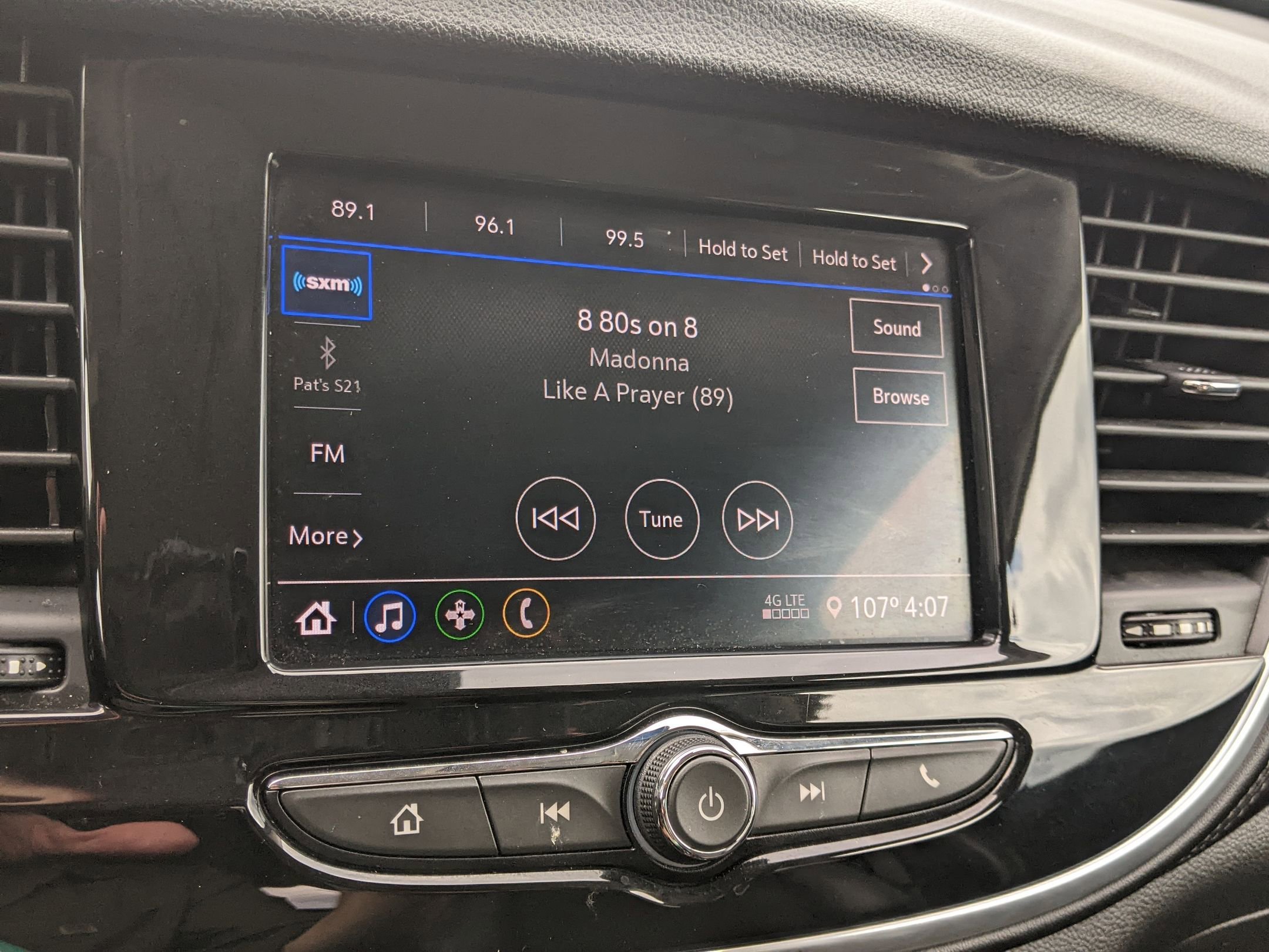 2022 Buick Encore Preferred photo 17