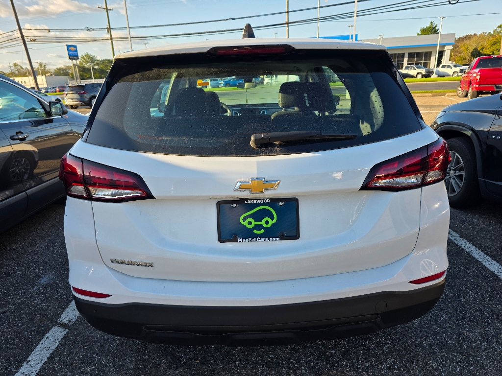 2022 Chevrolet Equinox LS photo 4