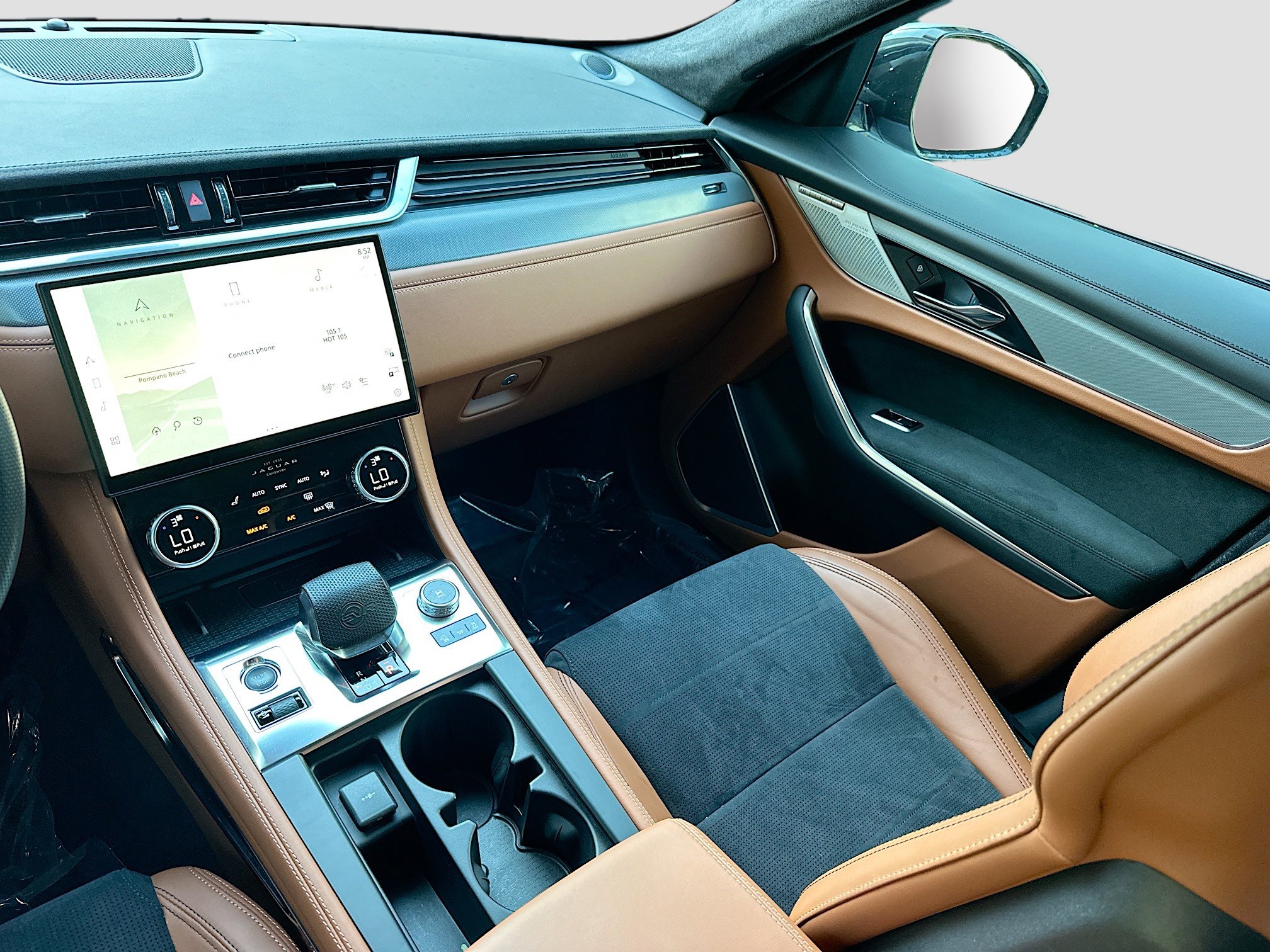 2021 Jaguar F-PACE SVR photo 23