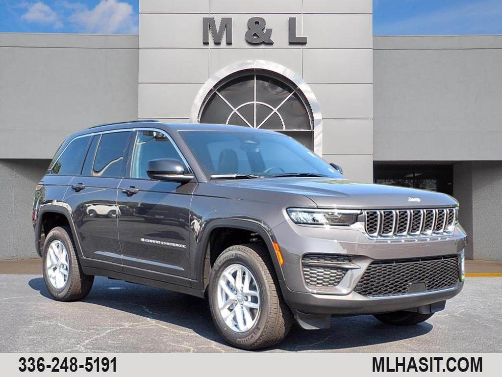 2025 Jeep Grand Cherokee Laredo's photo