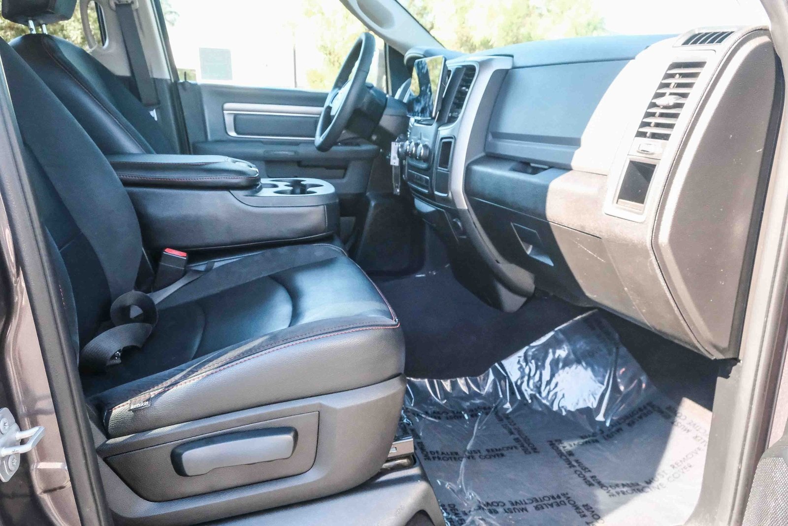 2019 Ram 1500 Classic Warlock photo 16
