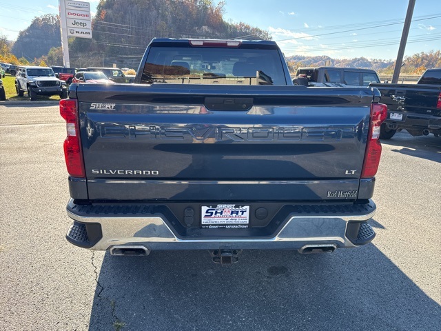 2022 Chevrolet Silverado 1500 LT photo 3