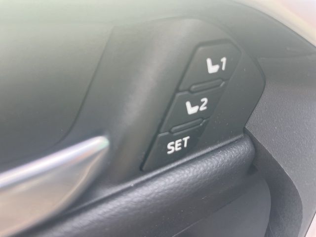 2023 Toyota RAV4 Hybrid XSE photo 9